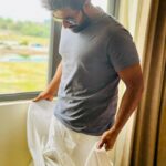 Shanthanu Bhagyaraj Instagram – 🖤 நீ பட்ட துன்பத்தை விட , 
அதில் நீ பெற்ற அனுபவமே சிறந்தது ! 🤍
Back on @instagram 

📸: @kikivijay11 

#traditional #traditionalwear #veshti #veshtiswag #instagood #instagram #instadaily #insta #instagrampost #instalike #instalove Madurai, India
