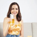Shazahn Padamsee Instagram - Summer is here and I’ve found the perfect way to keep my skin looking absolutely fresh & hydrated! All thanks to @setuindia 🧡 Setu’s Skin Renew is truly a miracle in a capsule! All you have to do is drink a glass of water with one delicious orange flavoured capsule in it. The L Glutathione and Vitamin C in each capsule helps build collagen, skin strength and keeps me looking refreshed all the time! So what are you waiting for? Use my coupon codeShazahn10 to avail of an additional 10% off on all Setu products 🤍 📹 @udan_chooo #Setu #SkinRenew SupplementsThatMakeSense #ad