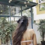 Sherlin Seth Instagram - Living in the moment! ✨🌻🤍 🎥 @elizabethpaul__ @shankorr55 . . . . . . . . . . . #explorepage #explore #foryou #forme #viralreels #reelkarofeelkaro #reelsinstagram #reelitfeelit #sherlinseth #tamilcinema #tamilactress #teluguactress #telugucinema #bollywoodcinema #bollywoodmovies #longhair #hairstyles