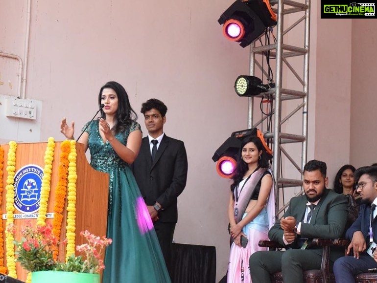 Shilpa Manjunath Instagram - Extremely overwhelmed & Honoured sharing the same stage with a Pragmatic & Visionary, our Honourable Industrial Minister @niranimurugesh , with a mission to build an innovation-led industrial sector which is a resilient, vibrant and competitive manufacturing sector with a view to foster employment and creating wealth for higher economic growth.