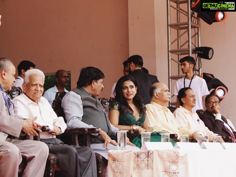 Shilpa Manjunath Instagram - Extremely overwhelmed & Honoured sharing the same stage with a Pragmatic & Visionary, our Honourable Industrial Minister @niranimurugesh , with a mission to build an innovation-led industrial sector which is a resilient, vibrant and competitive manufacturing sector with a view to foster employment and creating wealth for higher economic growth.