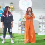 Shilpa Shetty Instagram – Smashing judgement together… one squat at a time 💪🏋🏻‍♀️

In conversation with a warrior and a strong advocate of self-love & self-awareness!♥️

Head to my stories to check out the new episode of #PintolaShapeOfYou!

@filmy.mirchi 
.
.
.
.
.
#ShapeOfYou #Episode7 #wellness #fitness #judgement #positivity #gratitude