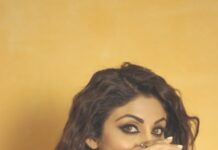 Shilpa Shetty Instagram - The fun you missed out on... ‘behind-the-scenes’ 😉♥️🎉 @gopivaiddesigns @timesfashionweek Video: @umedjadeja . . . . . #BombayTimesFashionWeek2022 #BTFW2022 #TimesFashionWeek #bts #behindthescenes #sneakpeek #reelitfeelit #reelkarofeelkaro #trendingreels #trendingmusic