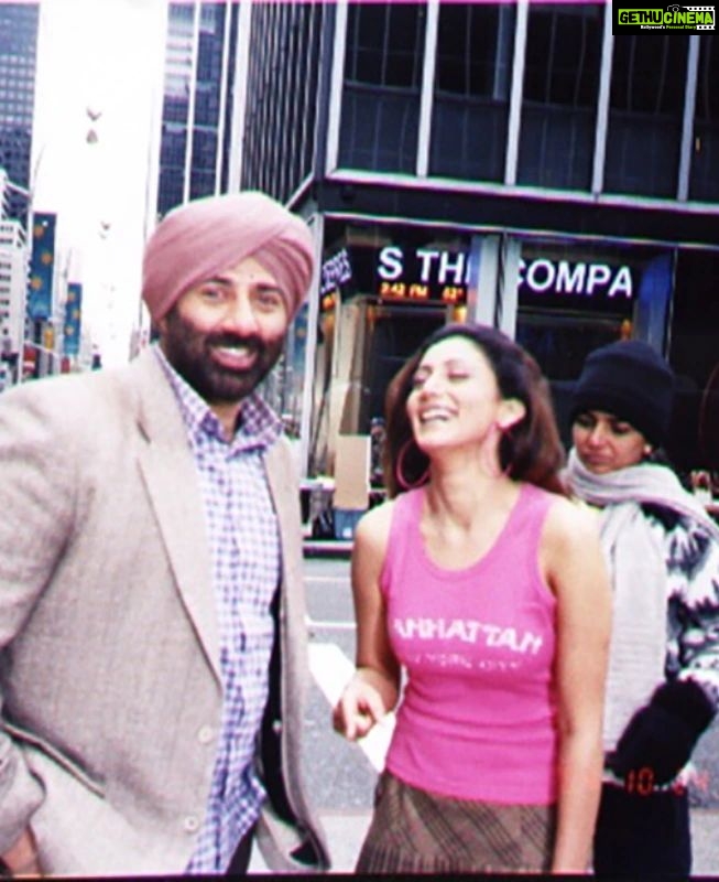 Shilpi Sharma Instagram - Today this day 13 th May 2005 when Jo Bole So Nihaal released.. 17 years and still so fresh in my mind..Your work will always be close to your heart and will bring back memories.. Sharing some pics from my shoot in New York which I never got a chance to share then.... . . . . #sunnydeol #newyork #shooting #filmshoot #bollywoodmovies #jobolesonihaal #rahulrawail India