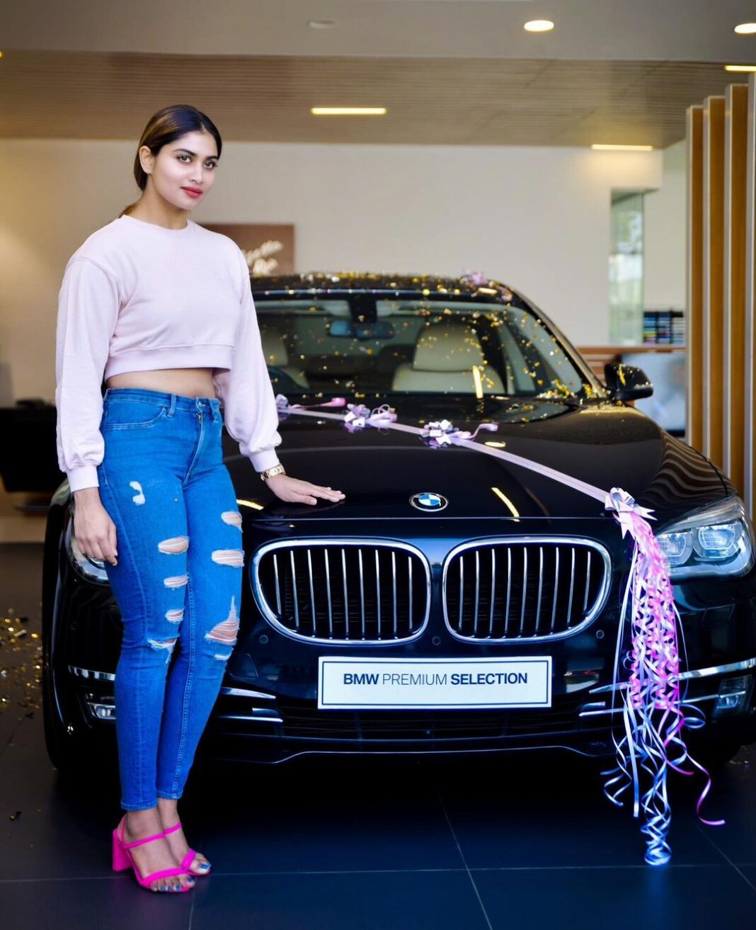Shivani Narayanan Instagram - My new “Beast” #BMW7series 🖤.