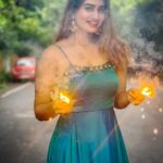 Shivani Narayanan Instagram - Happy Diwali Nanbargale 🪔💥✨