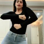 Shivani Narayanan Instagram - Happy International Dance Day 🖤 #latepost