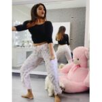 Shivani Narayanan Instagram - Happiness indeed dancing for our Thalaivan’s Song ❤️ #vaadipottapullaveliye