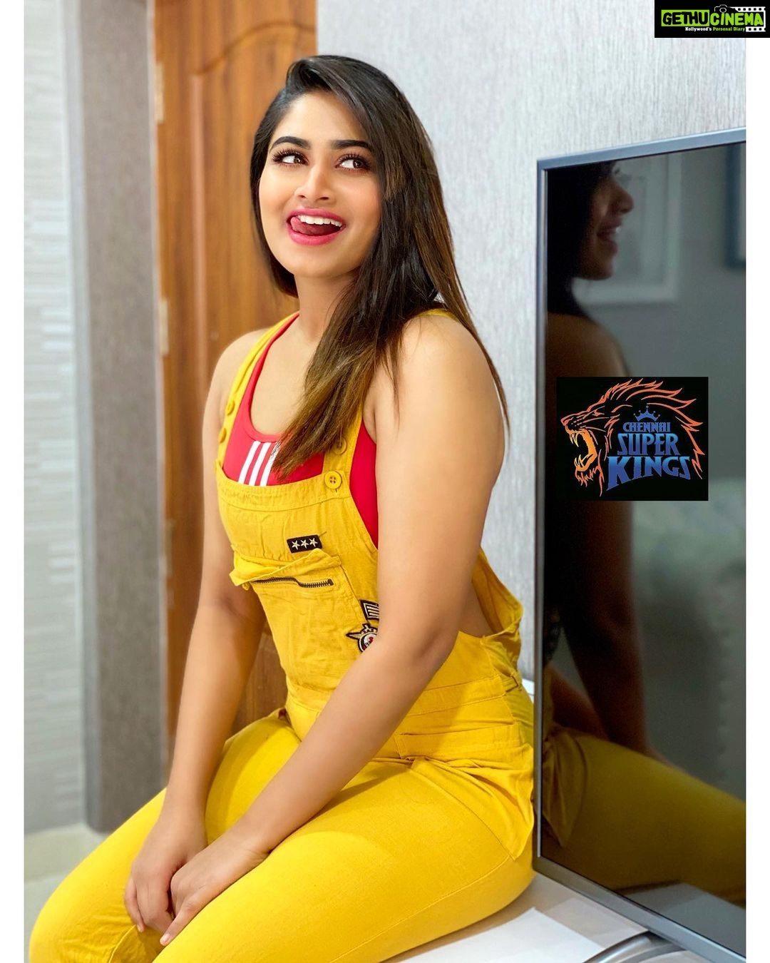 Shivani Narayanan Instagram - Waiting for today’s match be like 💛 #chennaisuperkings 💛