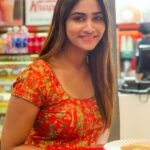 Shivani Narayanan Instagram - Food is Love ❤️ Wht’s your favorite food for breakfast ?