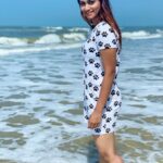 Shivani Narayanan Instagram – Beach Scenes ❤️ 🔙 Cô Á
