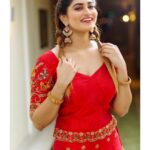 Shivani Narayanan Instagram – Blurred but loving the look btw Happy Pongal guys 🤗