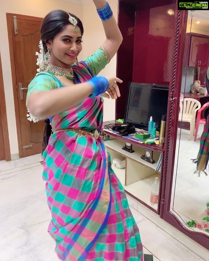 Shivani Narayanan Instagram - Dance Dance 💃 Throwback .. ❤️🏠 ...