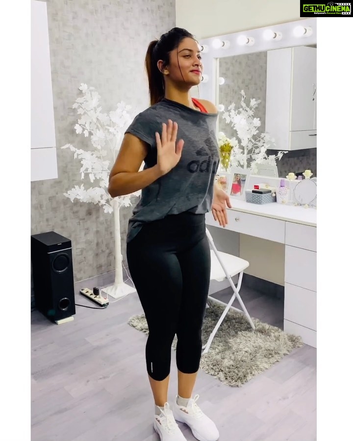 Shivani Narayanan Instagram - Butta Bomma 👱🏻♀️❤️ #quarantine