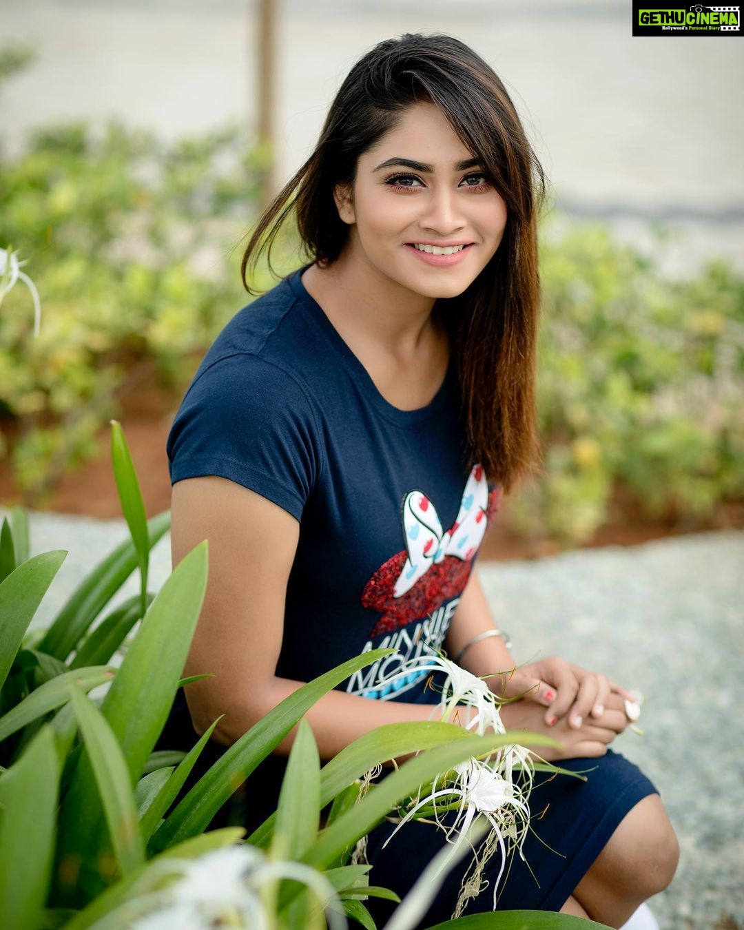 Shivani Narayanan Instagram - Lets stay home for a while to stay together Forever . #jantacurfew