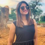 Shivani Narayanan Instagram - வானம் மெல்ல கீழ் இறங்கி மண்ணில் வந்து ஆடுதே ... ♥️