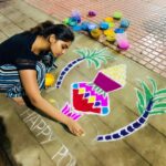 Shivani Narayanan Instagram - அன்பு பொங்க, ஆசைகள் பொங்க, இன்பம் பொங்க, இனிமை பொங்க என்றும் உங்கள் வீட்டில் மகிழ்ச்சி பொங்க பொங்கலோ பொங்கல் வாழ்த்துகள் ... இனிய தைப்பொங்கல் திருநாள் வாழ்த்துக்கள் 🌾♥️ .. #pongalkolam ..