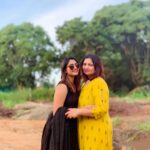 Shivani Narayanan Instagram – Happy New Year 2020 from us to you all…♥️