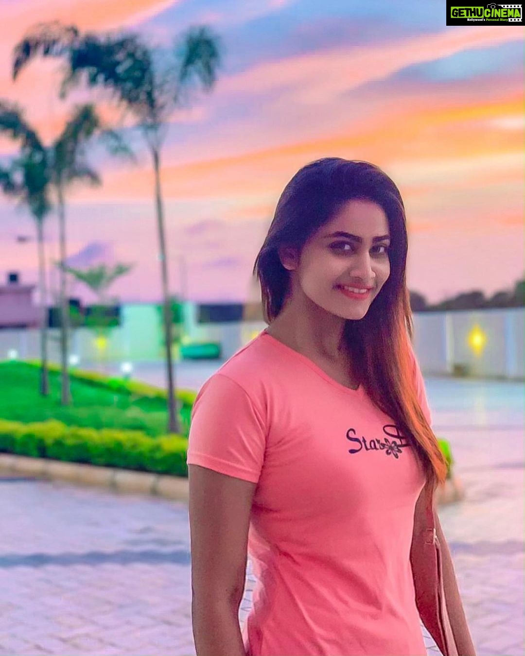 Shivani Narayanan Instagram - Just for the Sky ♥️ ... Sky is Limit 🦋