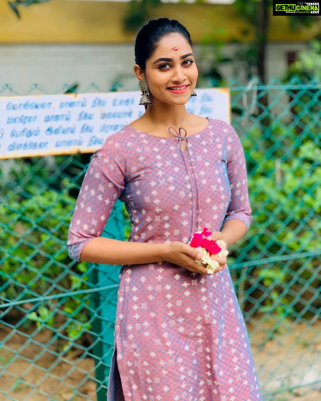 Shivani Narayanan Instagram - 🙏♥️ Thiruvalidhayam, Padi Sivan Temple- Guru Stalam