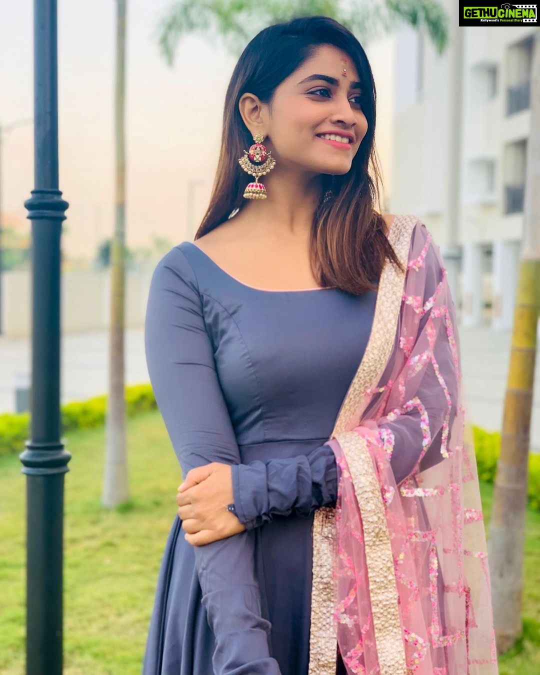 Shivani Narayanan Instagram - 💕 #stayhome #staysafe
