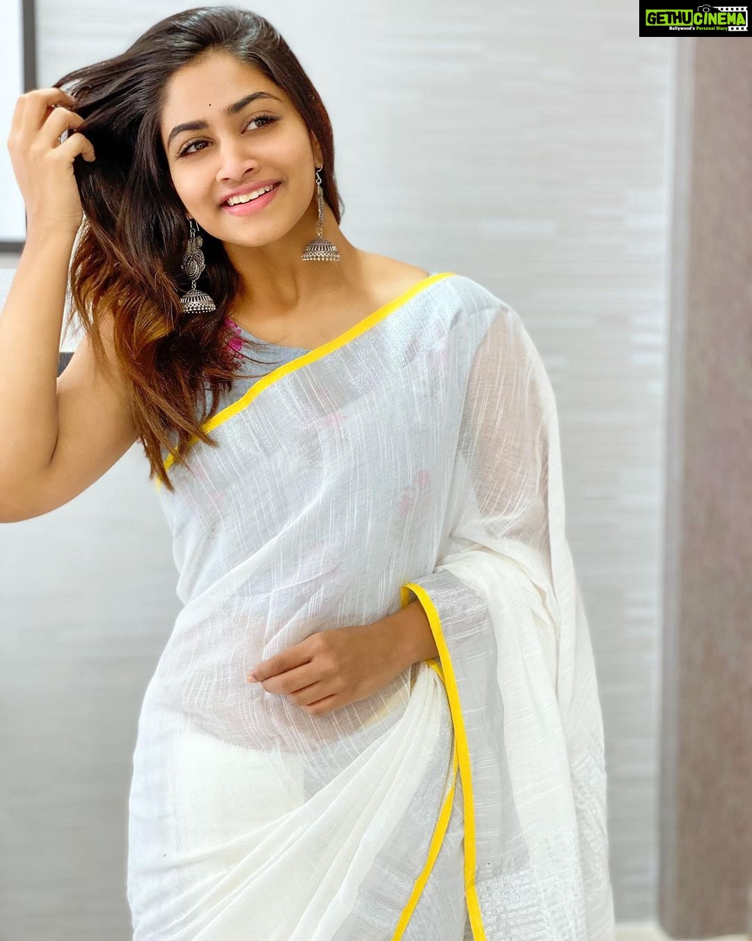 Shivani Narayanan Instagram - White is Elegance ❤️🏠 ...