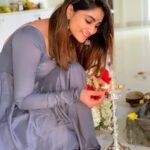 Shivani Narayanan Instagram - House Warming ❤️... Dream Come True moment , let all your dream come true 🙏❤️ Lovely Outfit for this morning by @chakrabortymukta #newhome ...