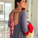 Shivani Narayanan Instagram - House Warming ❤️... Dream Come True moment , let all your dream come true 🙏❤️ Lovely Outfit for this morning by @chakrabortymukta #newhome ...