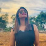 Shivani Narayanan Instagram - வானம் மெல்ல கீழ் இறங்கி மண்ணில் வந்து ஆடுதே ... ♥️