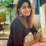 Shivani Narayanan Instagram - First Temple Visit of 2020♥️ Thiruvalidhayam, Padi Sivan Temple- Guru Stalam