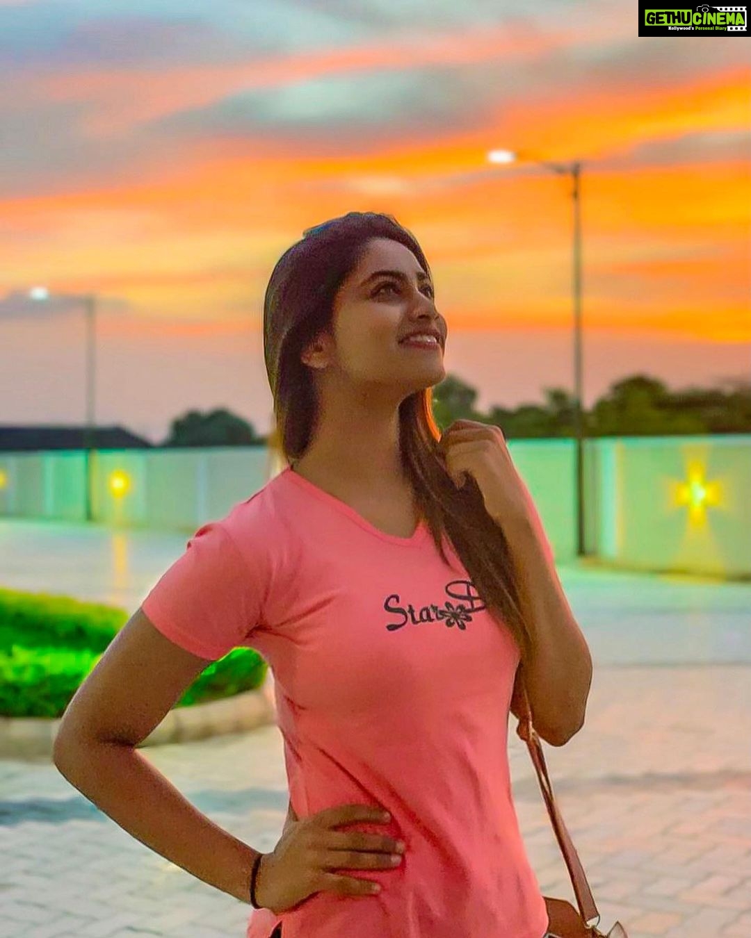 Shivani Narayanan Instagram - Just for the Sky ♥️ ... Sky is Limit 🦋
