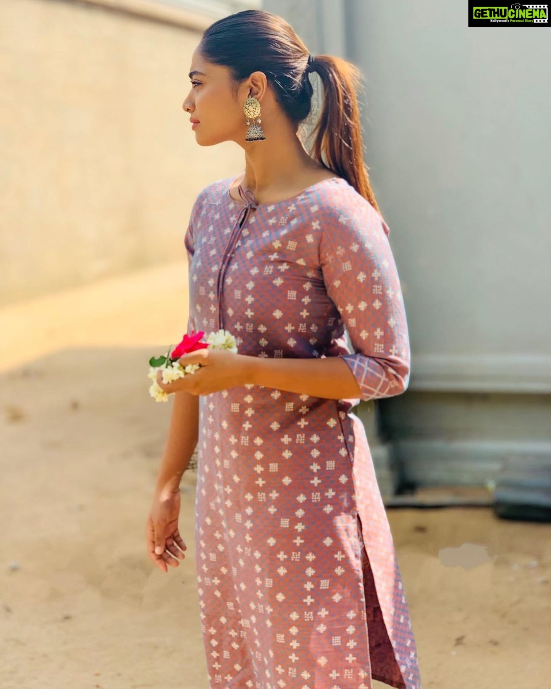 Shivani Narayanan Instagram - 🙏♥️ Thiruvalidhayam, Padi Sivan Temple- Guru Stalam