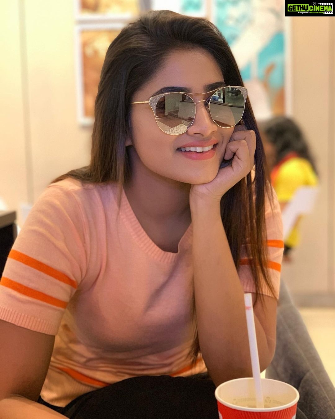 Shivani Narayanan Instagram - Pinky Shopping Day 💖