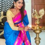 Shivani Narayanan Instagram - Happyyyy Fridayyyy Loveliess ❤️ Silk Saree @silk_villa