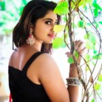 Shivani Narayanan Instagram – Eyes Wanders 🥀✨