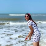 Shivani Narayanan Instagram - Beach Pulingooo 🏝 🌊 Taj Exotica Resort & Spa, Goa
