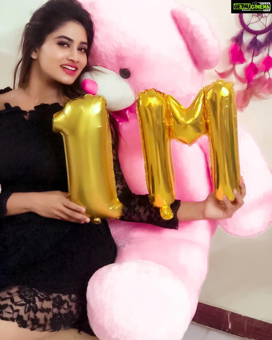 Shivani Narayanan Instagram - ❤️😍 #1millionhearts #shivaninarayanan