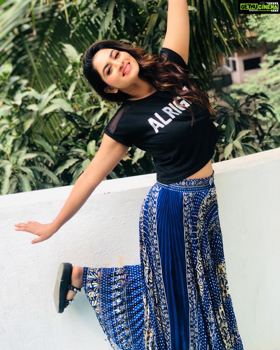 Shivani Narayanan Instagram - ALRIGHT ! Happy Smiles. 😍💖 Happy Morning ♥️
