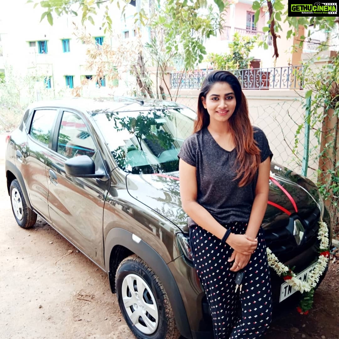 Shivani Narayanan Instagram - My New Car 💎 #shivaninarayanan ❤👣