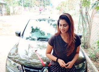 Shivani Narayanan Instagram - My New Car 💎 #shivaninarayanan ❤👣