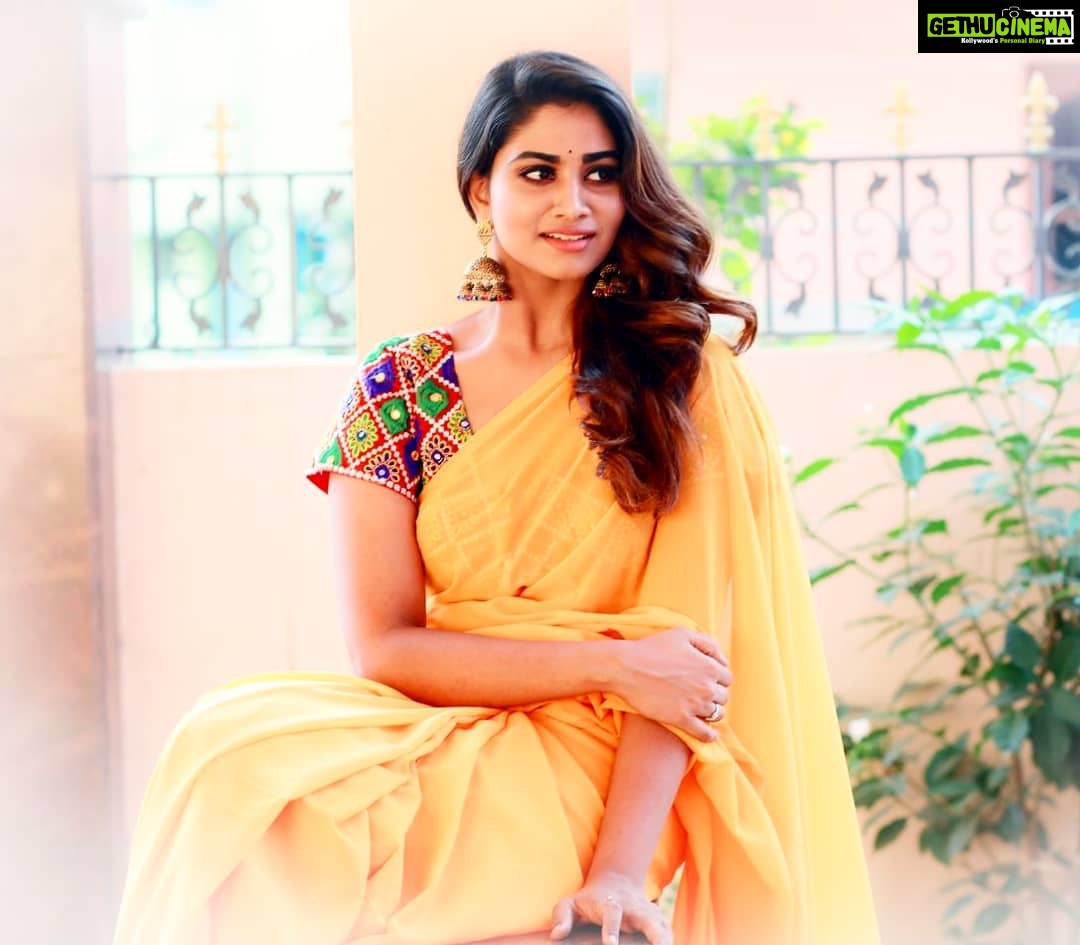 Shivani Narayanan Instagram - Good Evening❤