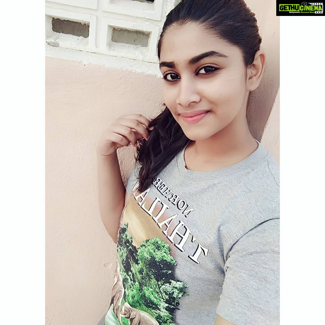 Shivani Narayanan Instagram - Grey❤💋 #elagance #fresh #terrace 🐾😻