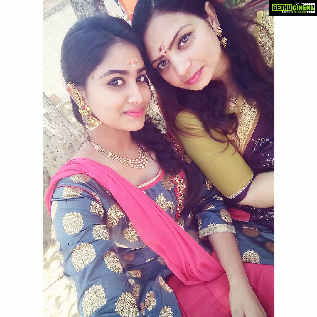Shivani Narayanan Instagram - "Happy Mother's Day❤"... Single day is not enough to celebrate motherhood.. I love you Amma❤✨.. A good soul beside me all the time.. 🙏 #cattynkitten ❤✨🐾🐱 @akila_narayanan ❤