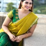 Shivani Narayanan Instagram - தாவணி is Special ❤️ @johan_sathyadas @shreshta_iyer @maidenbrides @makeoverby_vibha @hakuna_matatata_ The Park