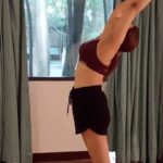 Shraddha Das Instagram – When you have to figure out yoga through online sessions in between shoot🙄🙃🙈

#yoga #selfhelp #inbetweenwork #hyderabad #movie #reelsinstagram #yogareel Leonia Holistic Destination – Hyderabad