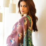 Shraddha Das Instagram - अभी ना जाओ छोड़कर कर के दिल अभी भरा नहीं 😉💛 📸 @snehzala HMU- @versatile_makeoversartist @gouriepatil #sareelove #saree #sareepact #sundaymood☀️ #weekendvibes #shraddhadas Mumbai, Maharashtra