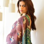 Shraddha Das Instagram – अभी ना जाओ छोड़कर कर
के दिल अभी भरा नहीं 😉💛

📸 @snehzala 

HMU- @versatile_makeoversartist 
@gouriepatil 

#sareelove #saree #sareepact #sundaymood☀️ #weekendvibes #shraddhadas Mumbai, Maharashtra