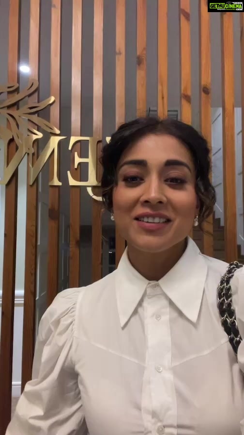 Shriya Saran Instagram - So happy for you guys . @reddy_nagu and @gokul_chowdary_v For making @zennaraclinics happen . You guys have put your heart and soul Into it . It’s a wellness clinic for hair skin , with a fab cafe and yoga space . What more can you ask for ! If you are in Hyderabad or a #hydrabadi please go check it out . Zennaraclinics
