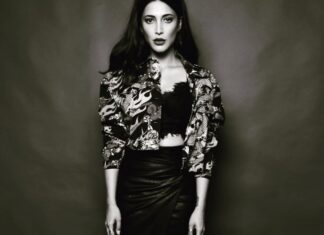 Shruti Haasan Instagram - Ennamo 🖤