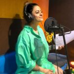 Shruti Sodhi Instagram – This was during the recording of LOVE IN ALL TIMES podcast. If you guys haven’t heard it yet. Then goooo to the link on my BIO and check it out. I have written and narrated these love stories with a lot of heart and sincerity (Its available on Spotify, Amazon music, YouTube, Apple etc ). Dropping a few more episodes very sooon! #shrutisodhi #podcast #loveinalltimes #lovestories #recording
